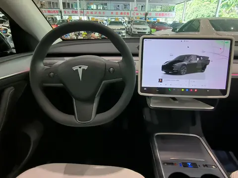 试驾特斯拉modely_新款特斯拉modely_体验新款特斯拉Model Y的驾驶乐趣